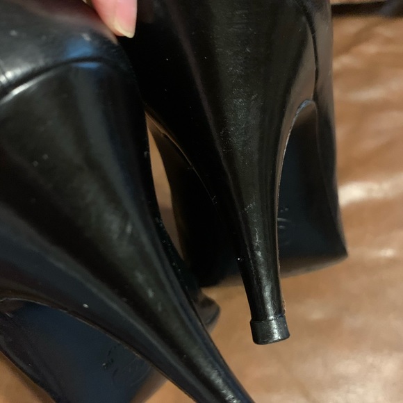 ***SOLD**** Black Chanel Split V Top Heels sz 38 - Picture 5 of 15